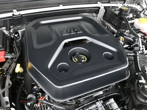 Used 2025 Jeep Wrangler Unlimited Rubicon image 38