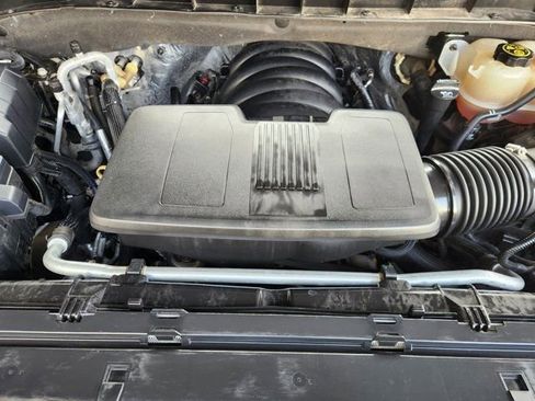 Used 2021 Chevrolet Tahoe Z71 w/ Z71 Signature Package image 33