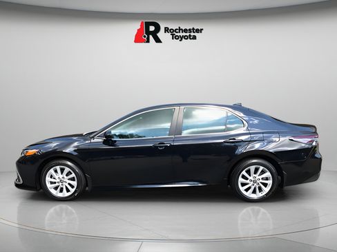 Used 2024 Toyota Camry LE FWD image 4