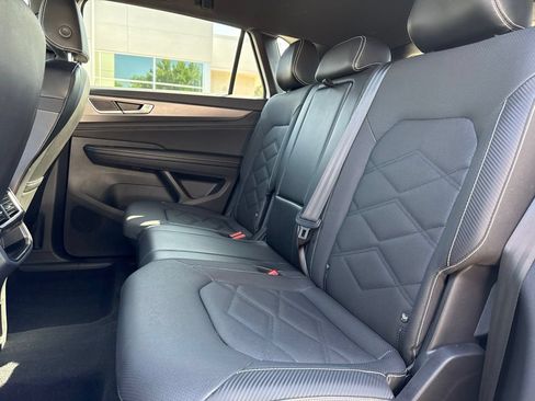 Certified 2024 Volkswagen Atlas Cross Sport SE AWD/4WD image 25