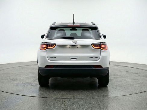 Used 2025 Jeep Compass Trailhawk image 7