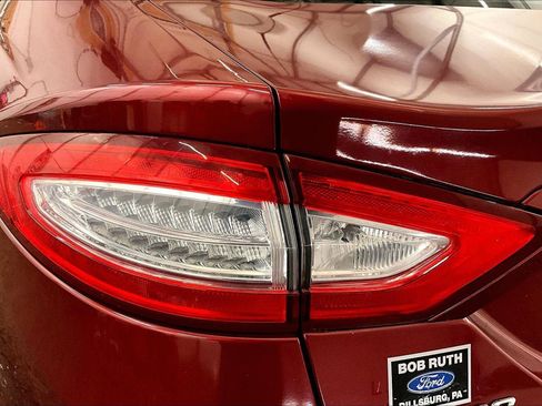 Used 2015 Ford Fusion SE image 29