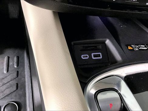 Used 2024 Buick Enclave Essence FWD image 15