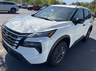 Used 2024 Nissan Rogue S video 1