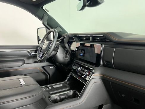 Used 2024 GMC Sierra 2500 AT4 w/ AT4 Premium Plus Package image 31