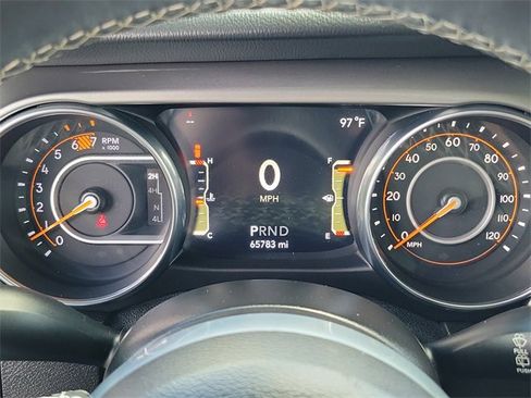 Used 2019 Jeep Wrangler Unlimited Sahara image 23