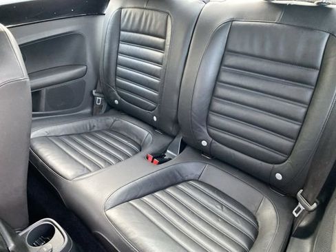 Used 2012 Volkswagen Beetle 2.0T image 17