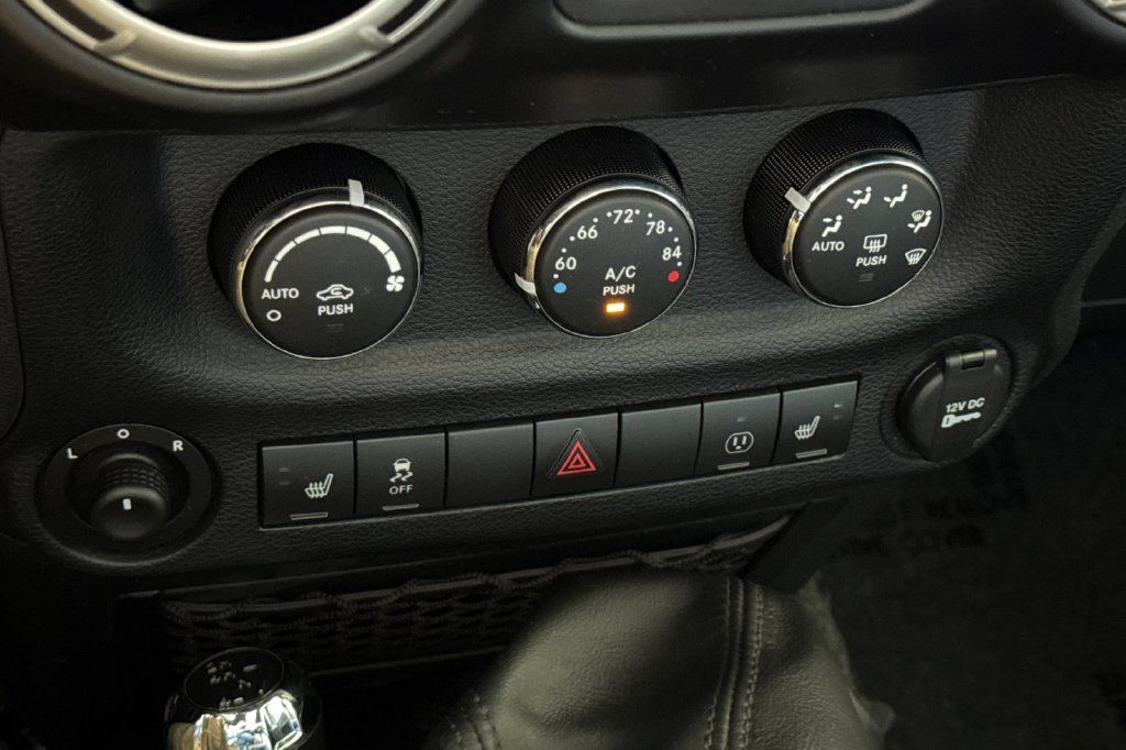 Used 2015 Jeep Wrangler Rubicon w/ Power Convenience Group AWD/4WD image 19