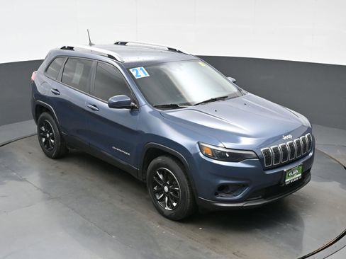 Used 2021 Jeep Cherokee Latitude AWD/4WD image 35