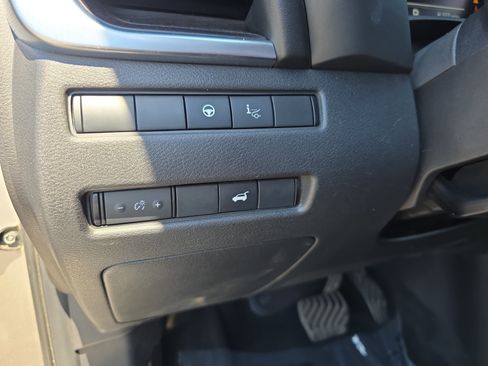 Used 2021 Nissan Rogue Platinum FWD image 24