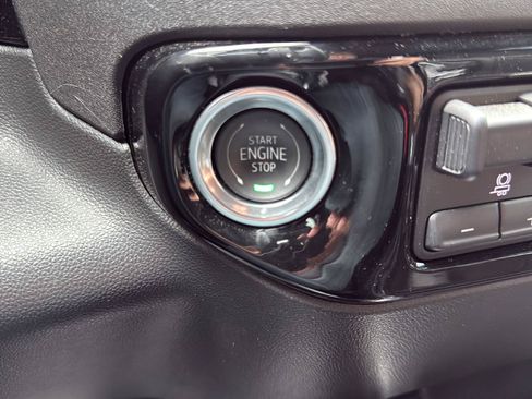 Used 2024 Chevrolet Silverado 1500 LT Trail Boss w/ Convenience Package II AWD/4WD image 14