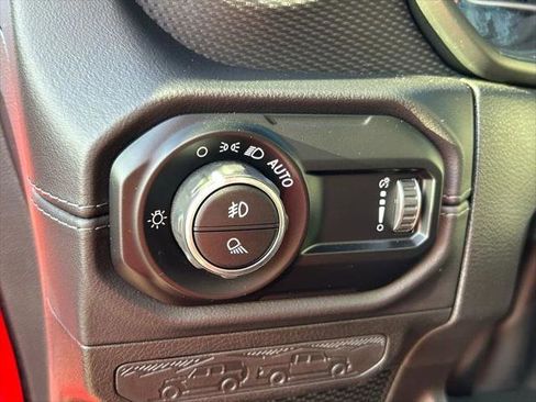 Certified 2025 Jeep Gladiator Mojave w/ Convenience Group AWD/4WD image 26