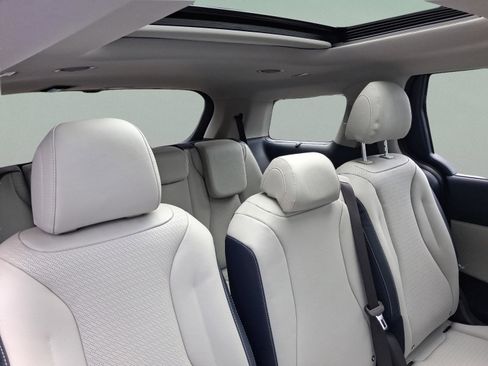 New 2026 Kia Carnival SX Prestige FWD image 15