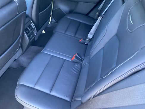 Used 2024 Cadillac XT4 Premium Luxury image 21