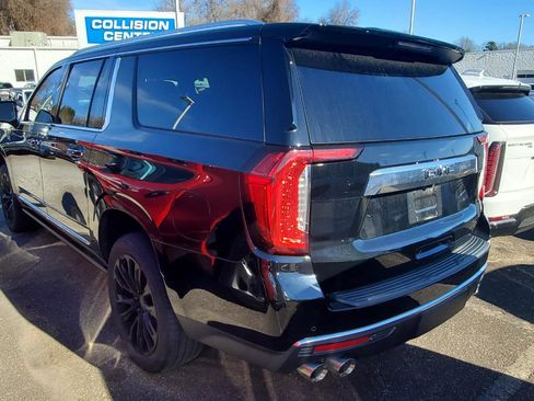 Used 2023 GMC Yukon XL Denali image 9