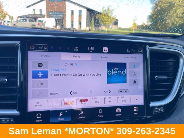 Used 2026 Chrysler Pacifica Select FWD image 8
