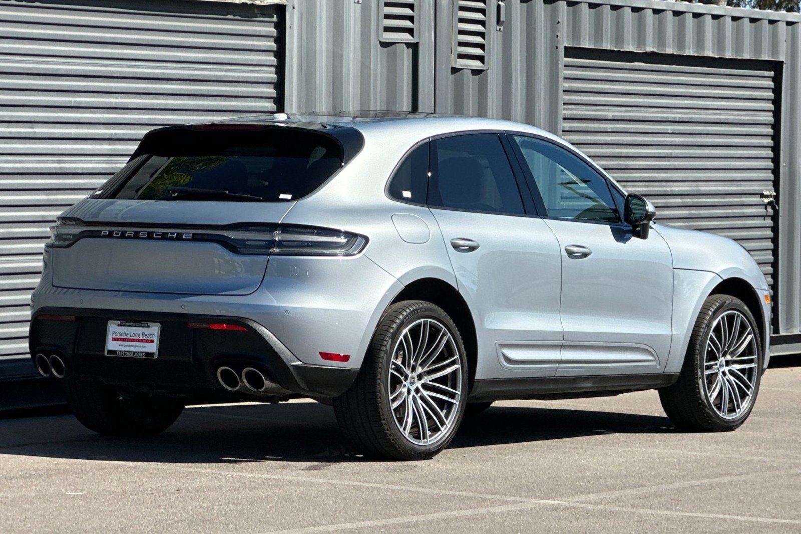 Certified 2025 Porsche Macan AWD/4WD image 8