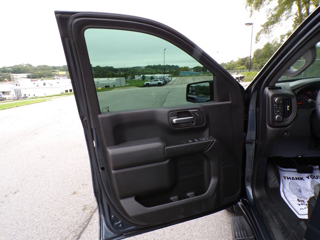 Used 2020 Chevrolet Silverado 1500 Custom w/ Custom Value Package AWD/4WD image 23