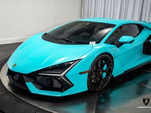 Used 2025 Lamborghini Revuelto image 12