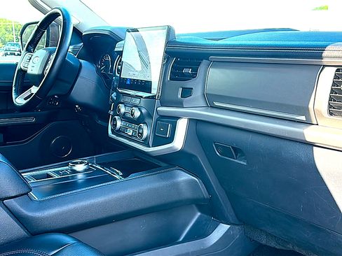 Used 2022 Ford Expedition Max XLT RWD image 24
