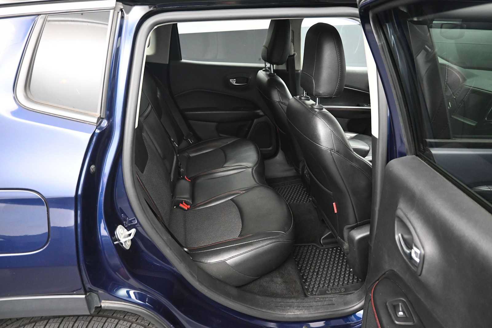 Used 2019 Jeep Compass Trailhawk w/ Popular Equipment Group AWD/4WD image 13