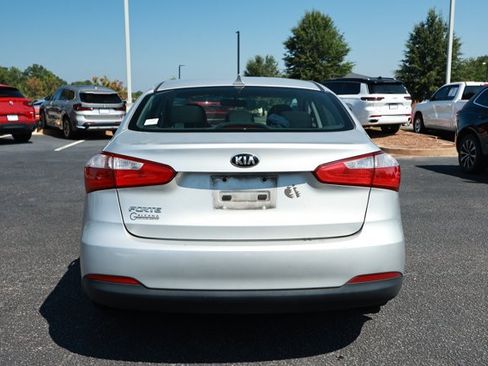 Used 2016 Kia Forte LX FWD image 4