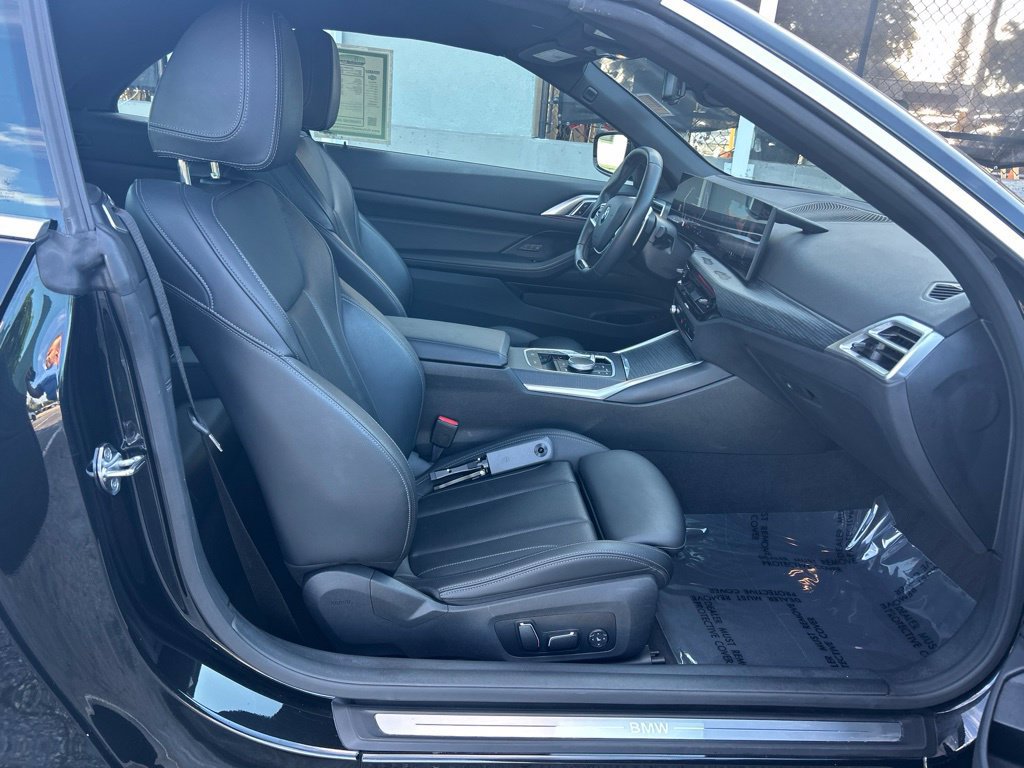 Used 2025 BMW 430i Convertible w/ Premium Package RWD image 21