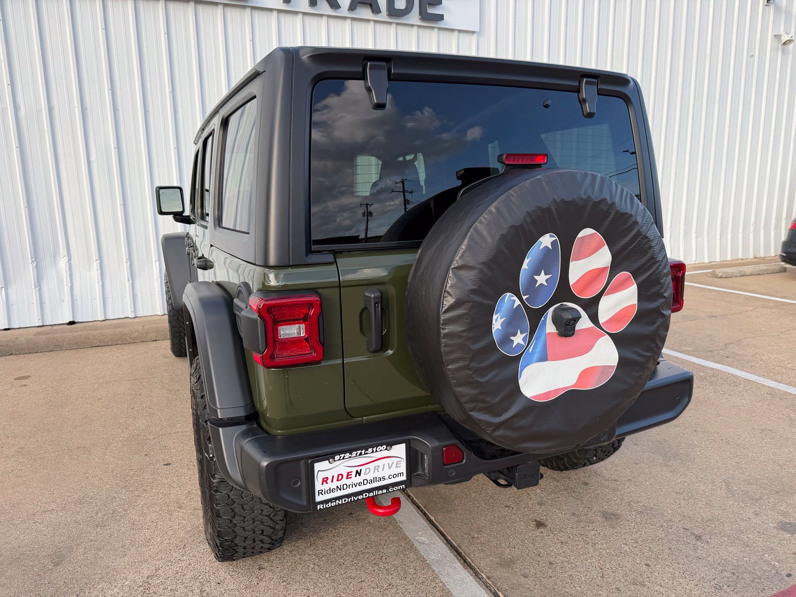 Used 2023 Jeep Wrangler Unlimited Rubicon w/ Dual Top Group AWD/4WD image 5