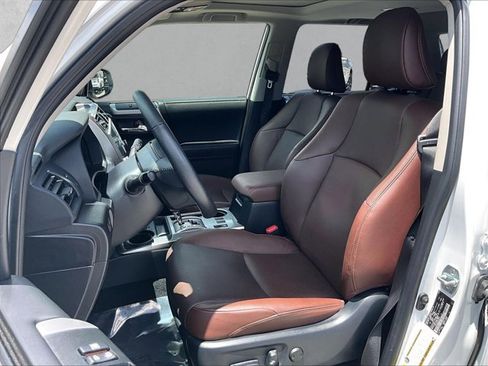 Used 2024 Toyota 4Runner Limited AWD/4WD image 27