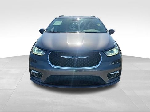 Certified 2022 Chrysler Pacifica Touring-L FWD image 3