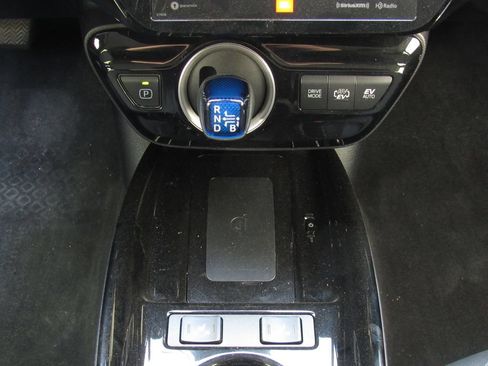 Used 2021 Toyota Prius Prime Limited FWD image 31