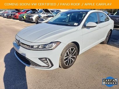 Used 2025 Volkswagen Jetta SE w/ Sunroof Package