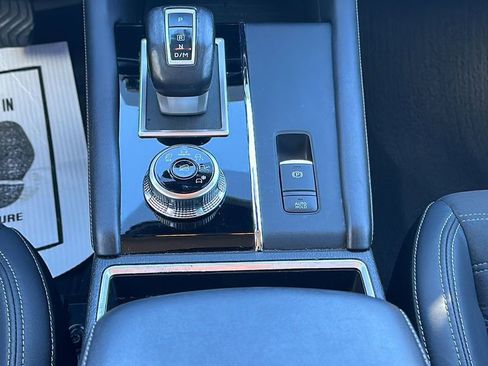 Used 2023 Mitsubishi Outlander SE image 23