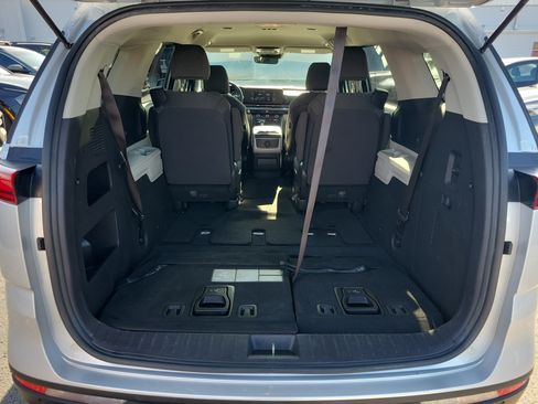 Used 2022 Kia Carnival LX FWD image 10