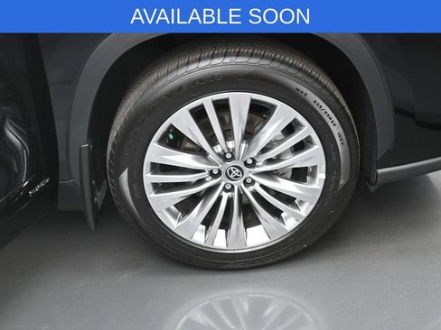 Certified 2026 Toyota Highlander Platinum AWD/4WD image 42
