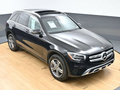 Used 2022 Mercedes-Benz GLC 300 image 2