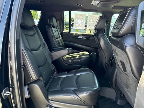Used 2019 Cadillac Escalade ESV Platinum AWD/4WD image 10