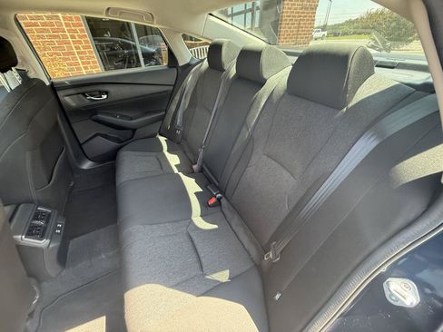 Used 2025 Honda Accord SE image 19