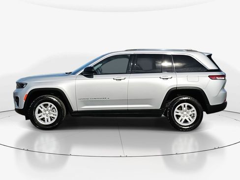 Used 2023 Jeep Grand Cherokee Laredo w/ Luxury Tech Group I image 6