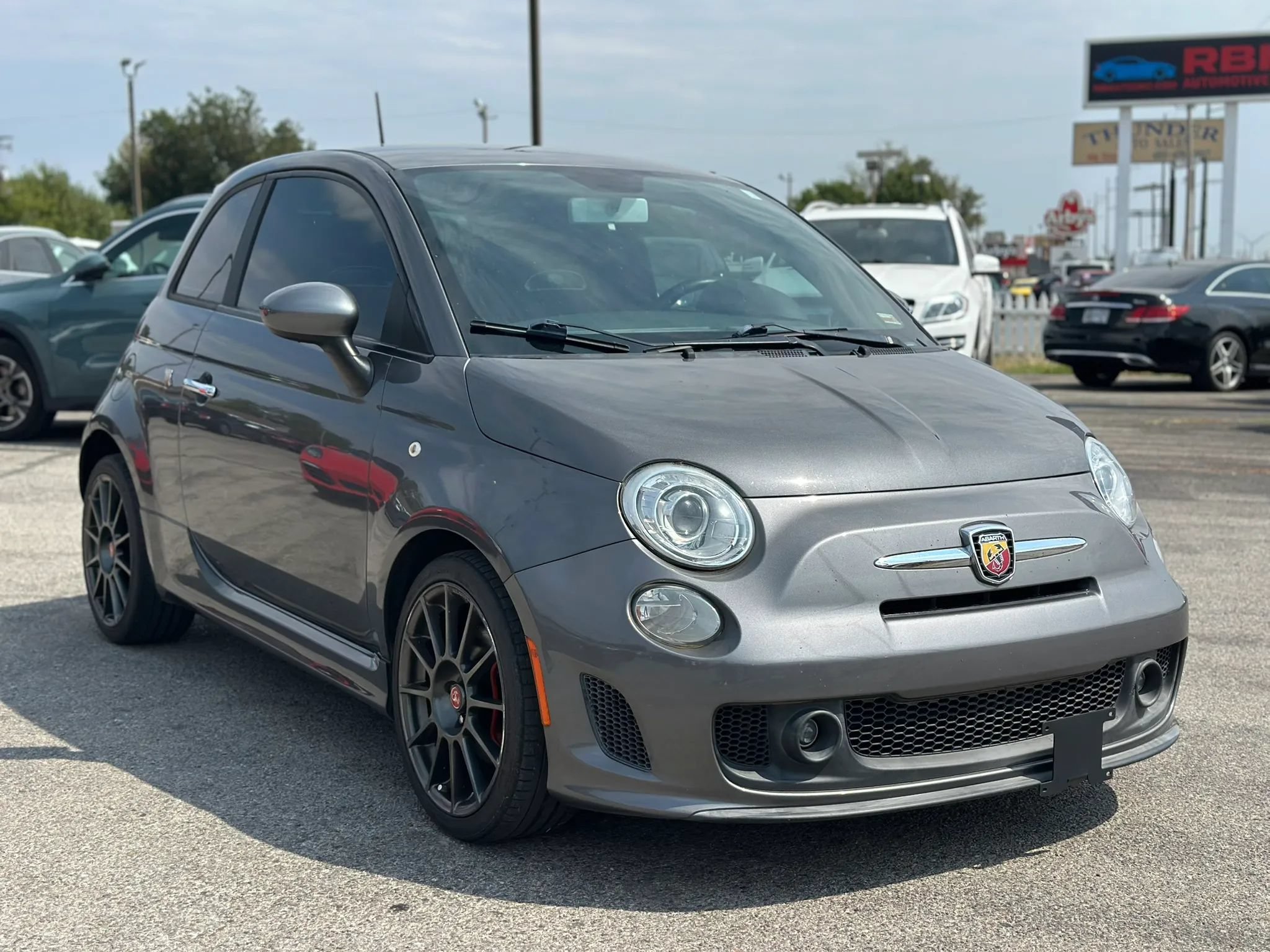 Used 2013 FIAT 500 Abarth w/ Comfort/Convenience Group FWD image 3