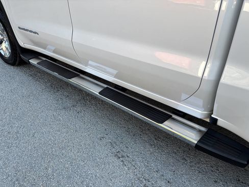 Used 2021 GMC Sierra 1500 SLT image 11