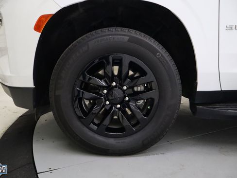 Used 2024 Chevrolet Suburban LT image 10