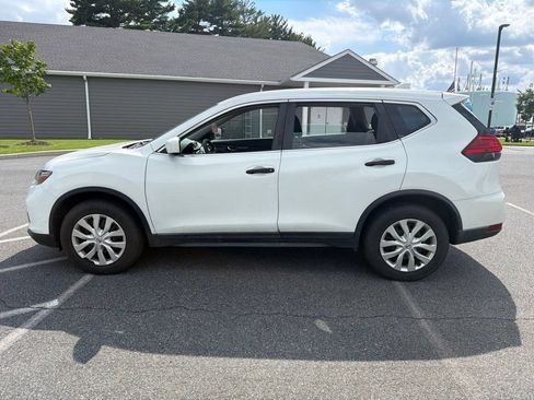 Used 2017 Nissan Rogue S AWD/4WD image 3