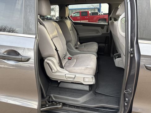 Used 2018 Honda Odyssey LX image 13
