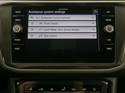 Certified 2023 Volkswagen Tiguan SE R-Line AWD/4WD image 35