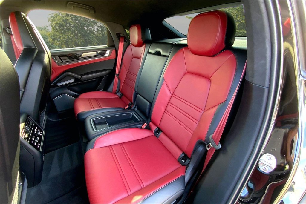 Used 2024 Porsche Cayenne Turbo GT AWD/4WD image 21