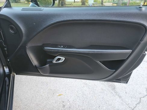 Used 2019 Dodge Challenger SXT image 29