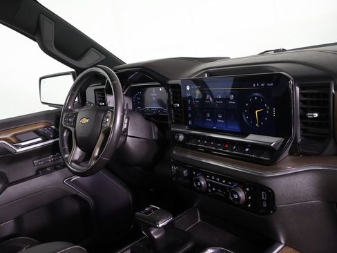 Used 2022 Chevrolet Silverado 1500 High Country w/ High Country Premium Package AWD/4WD image 30
