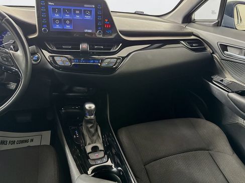 Used 2019 Toyota C-HR XLE FWD image 27
