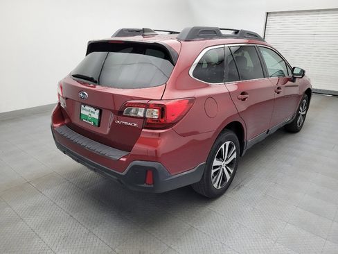 Used 2018 Subaru Outback 2.5i Limited AWD/4WD image 9